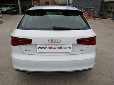 Audi A3 1.6 TDI Young (5)
