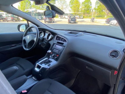 Peugeot 5008 2.0 HDi 163CV aut. Allure (13)
