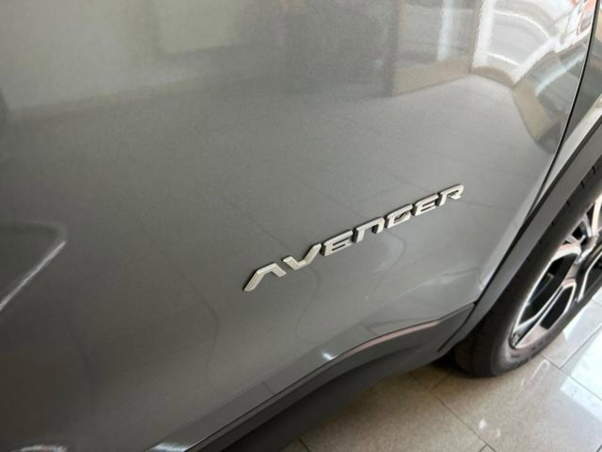 Jeep Avenger 1.2 turbo Summit fwd 100cv (4)