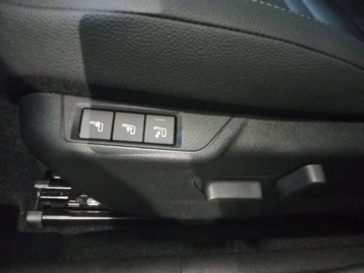 Jeep Avenger 1.2 turbo Summit fwd 100cv (8)
