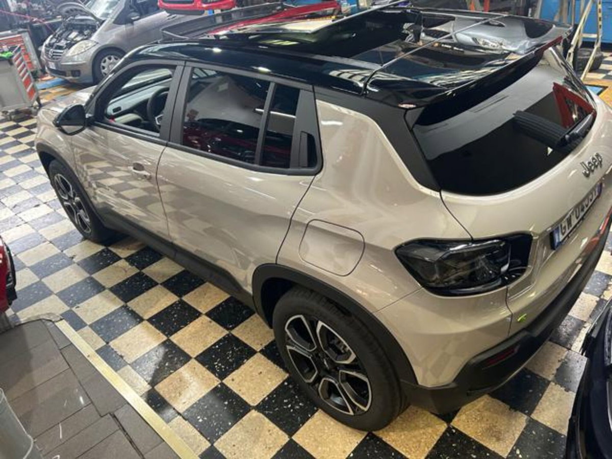 Jeep Avenger 1.2 turbo Summit fwd 100cv (2)