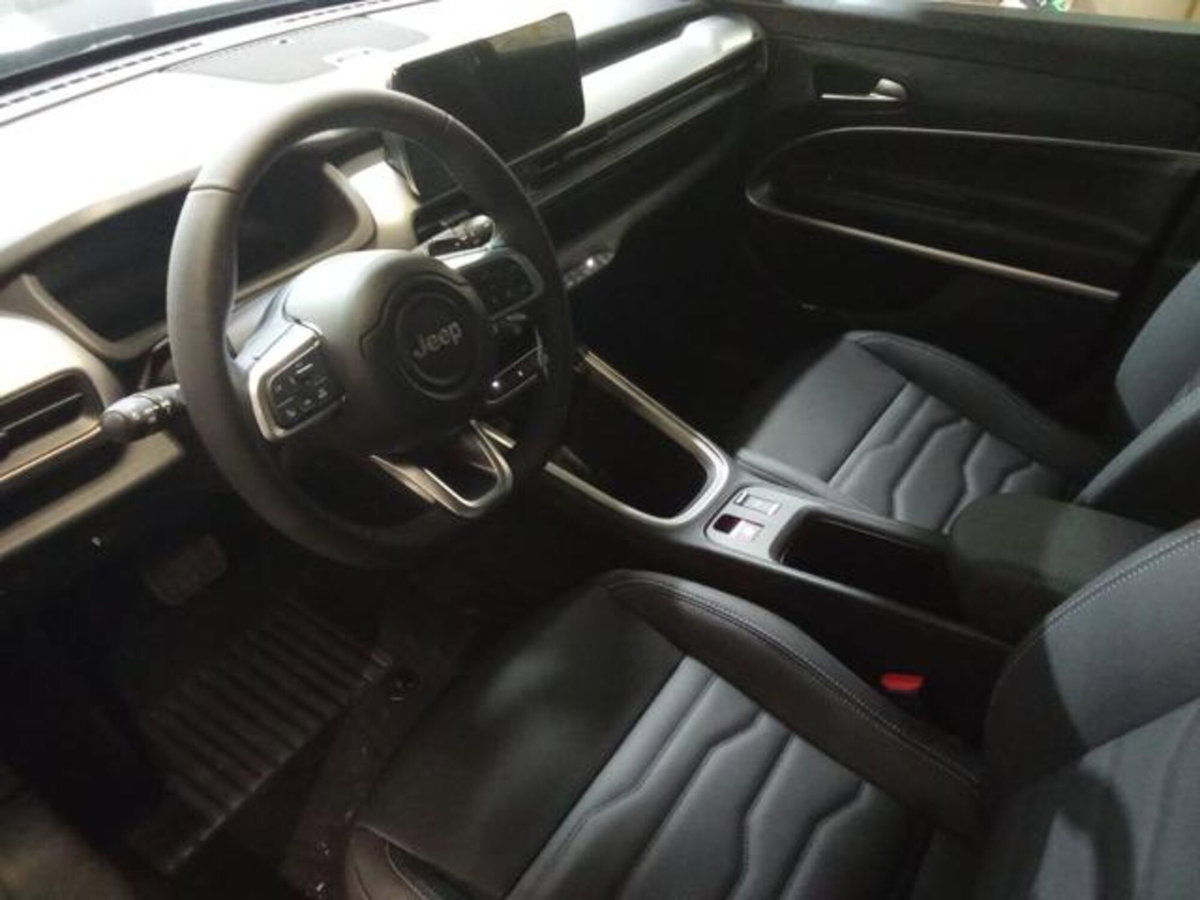 Jeep Avenger 1.2 turbo Summit fwd 100cv (5)