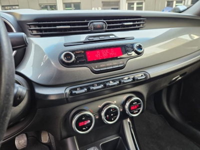 Alfa Romeo Giulietta 1.6 JTDm-2 Giulietta (14)