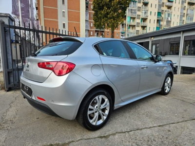 Alfa Romeo Giulietta 1.6 JTDm-2 Giulietta (4)