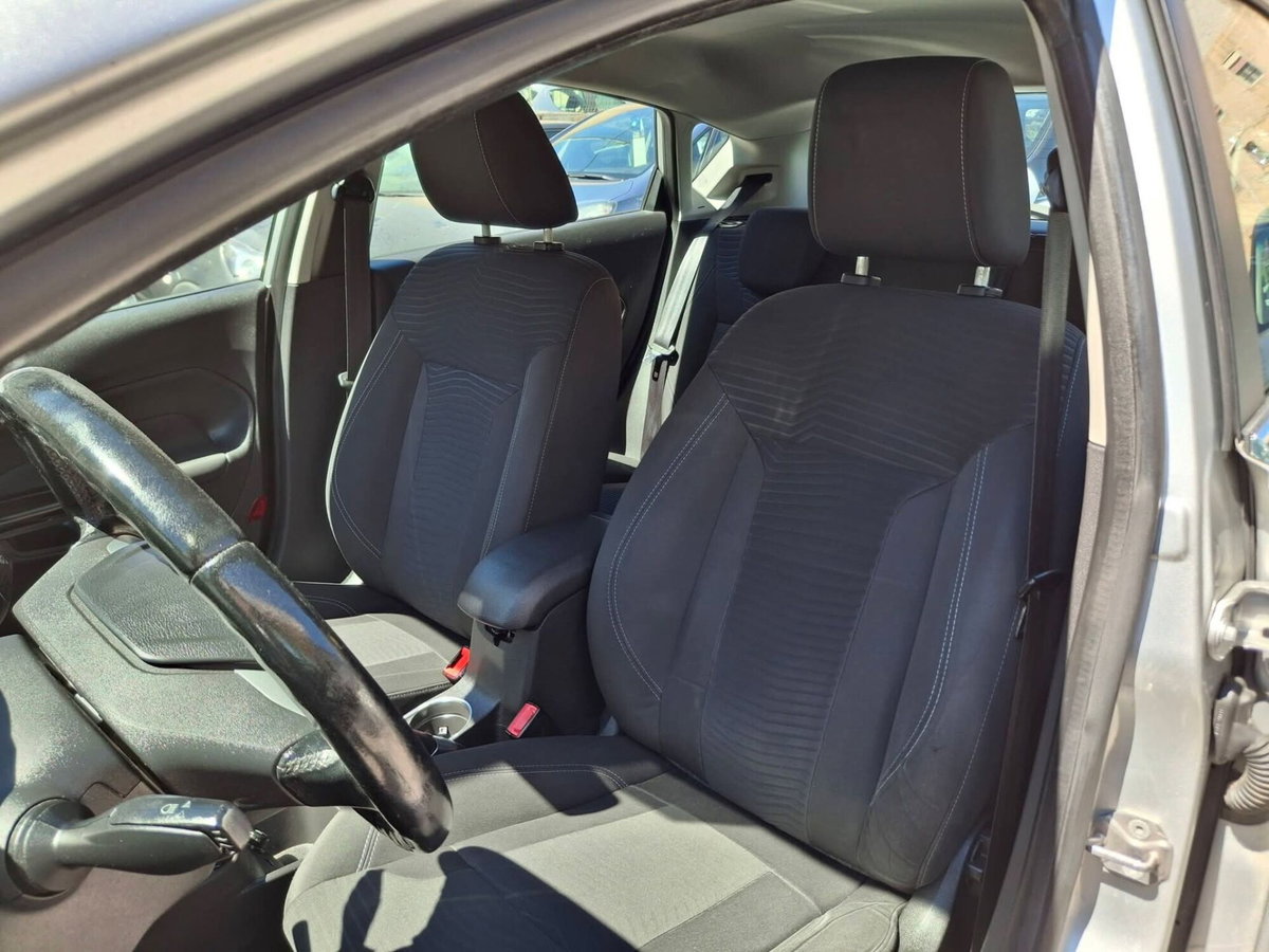 Ford Fiesta 1.5 TDCi 75CV 5 porte Titanium (13)