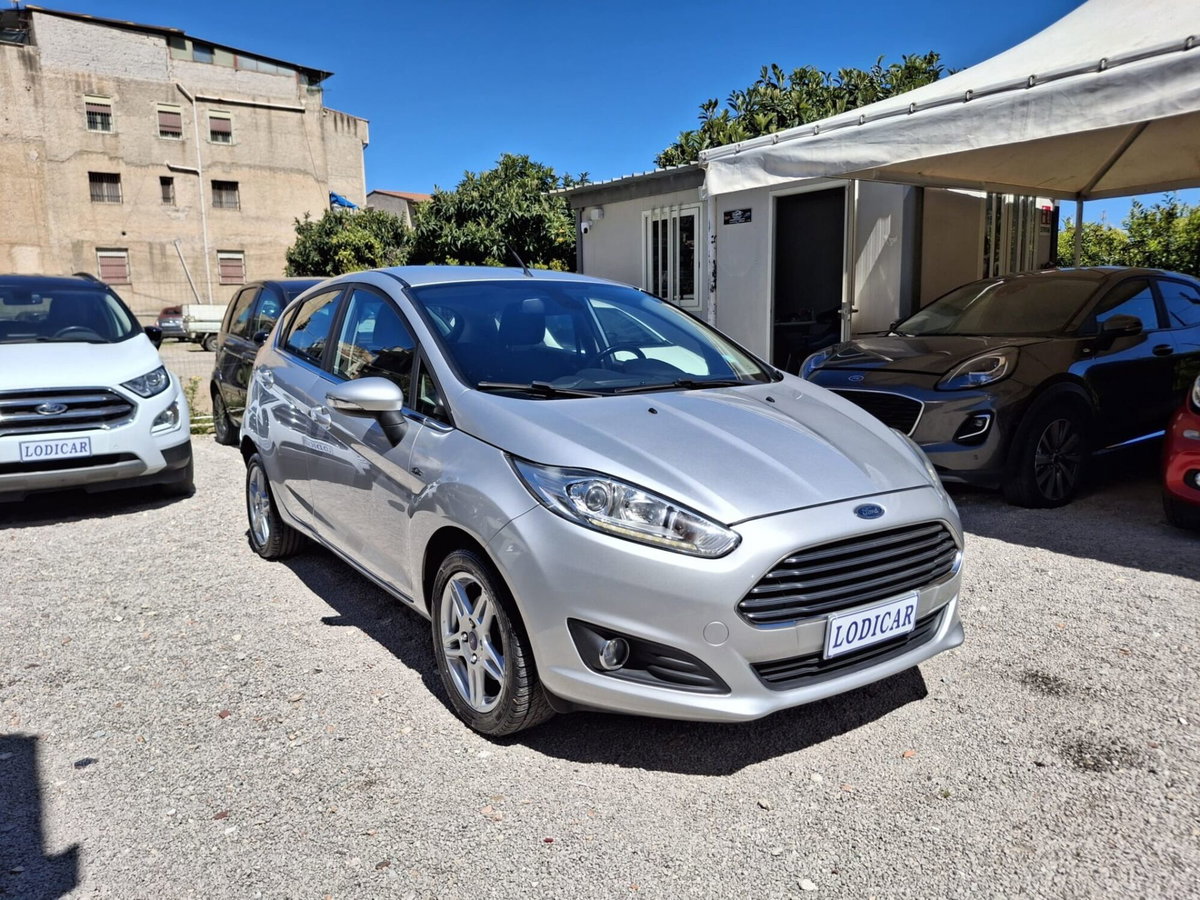 Ford Fiesta 1.5 TDCi 75CV 5 porte Titanium (2)