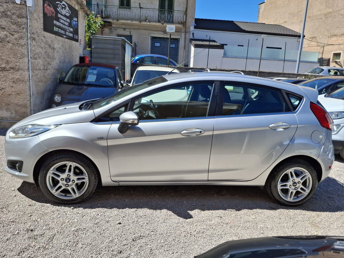 Ford Fiesta 1.5 TDCi 75CV 5 porte Titanium (7)