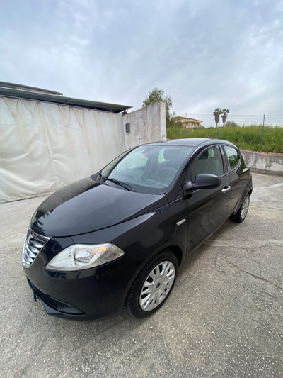 Lancia Ypsilon 1.3 MJT 16V 95 CV 5 porte S&S Silver (4)