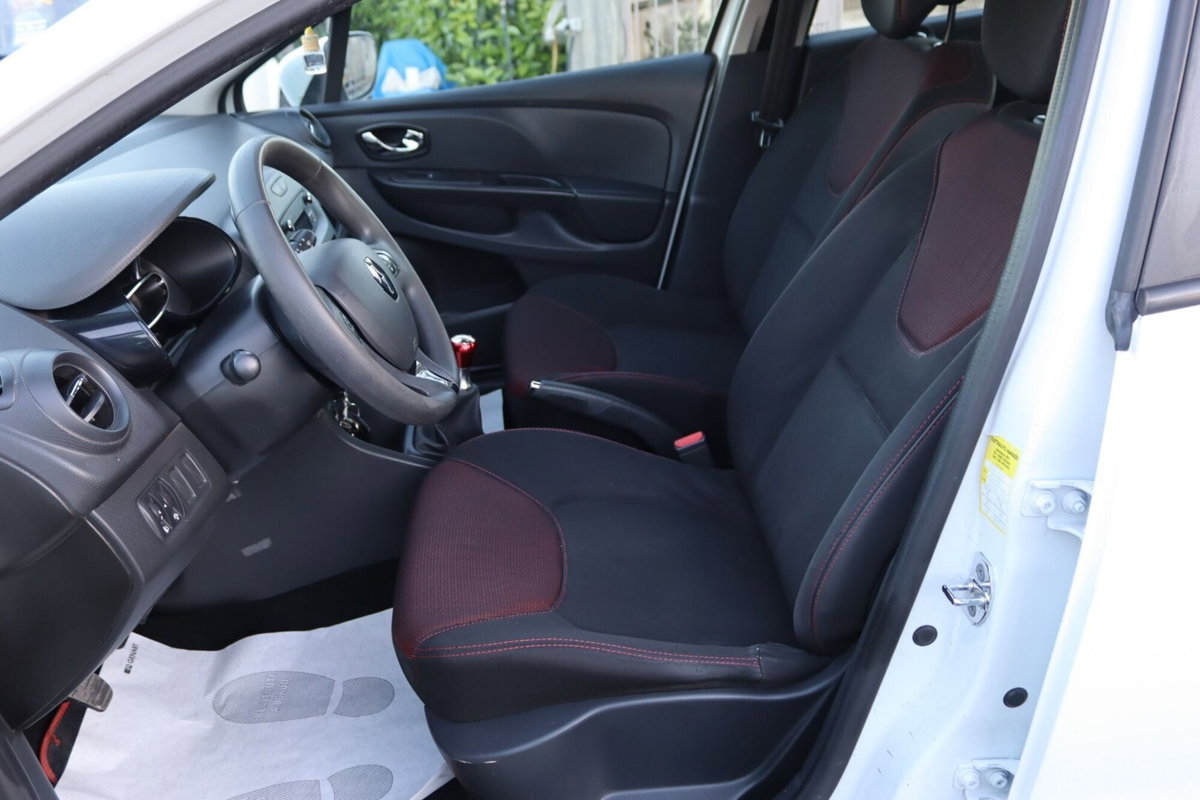Renault Clio 1.5 dCi 8V 75CV 5 porte Costume National (11)