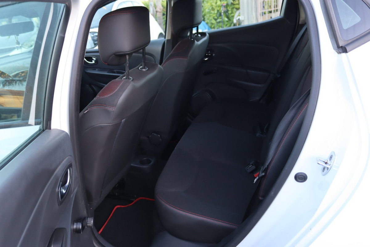 Renault Clio 1.5 dCi 8V 75CV 5 porte Costume National (12)