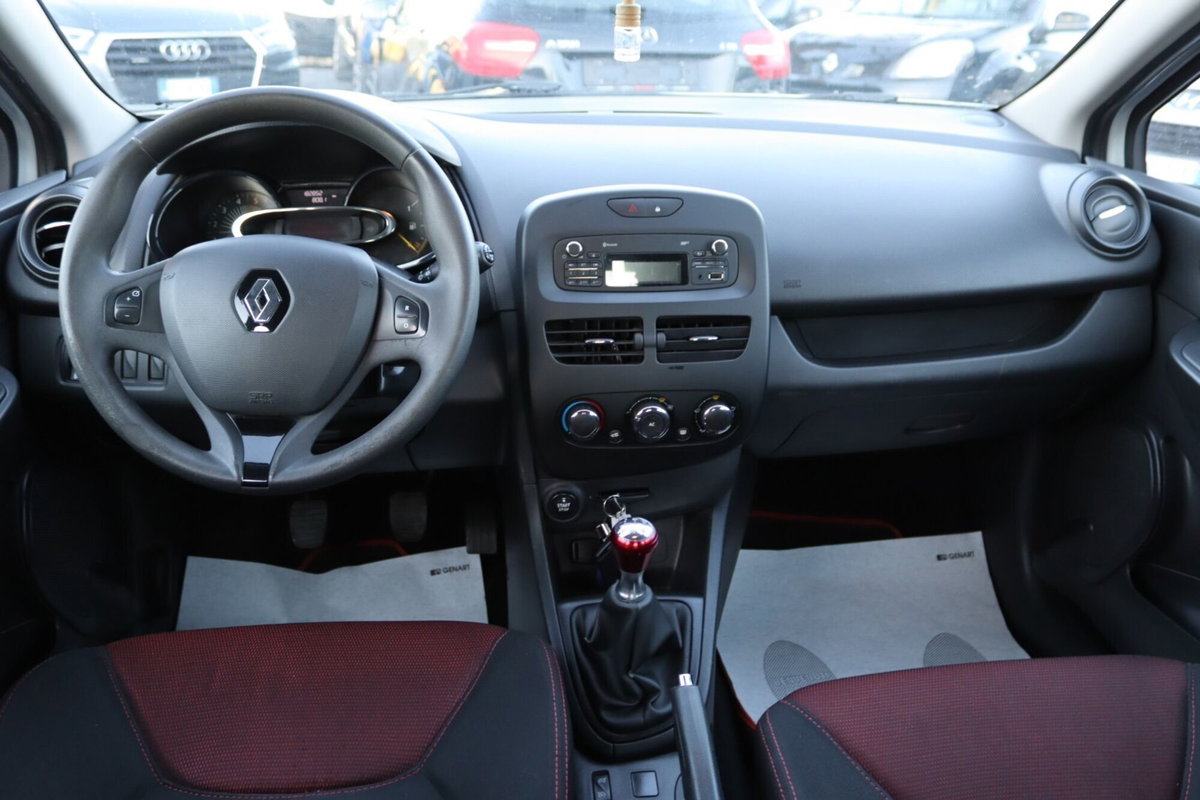 Renault Clio 1.5 dCi 8V 75CV 5 porte Costume National (14)