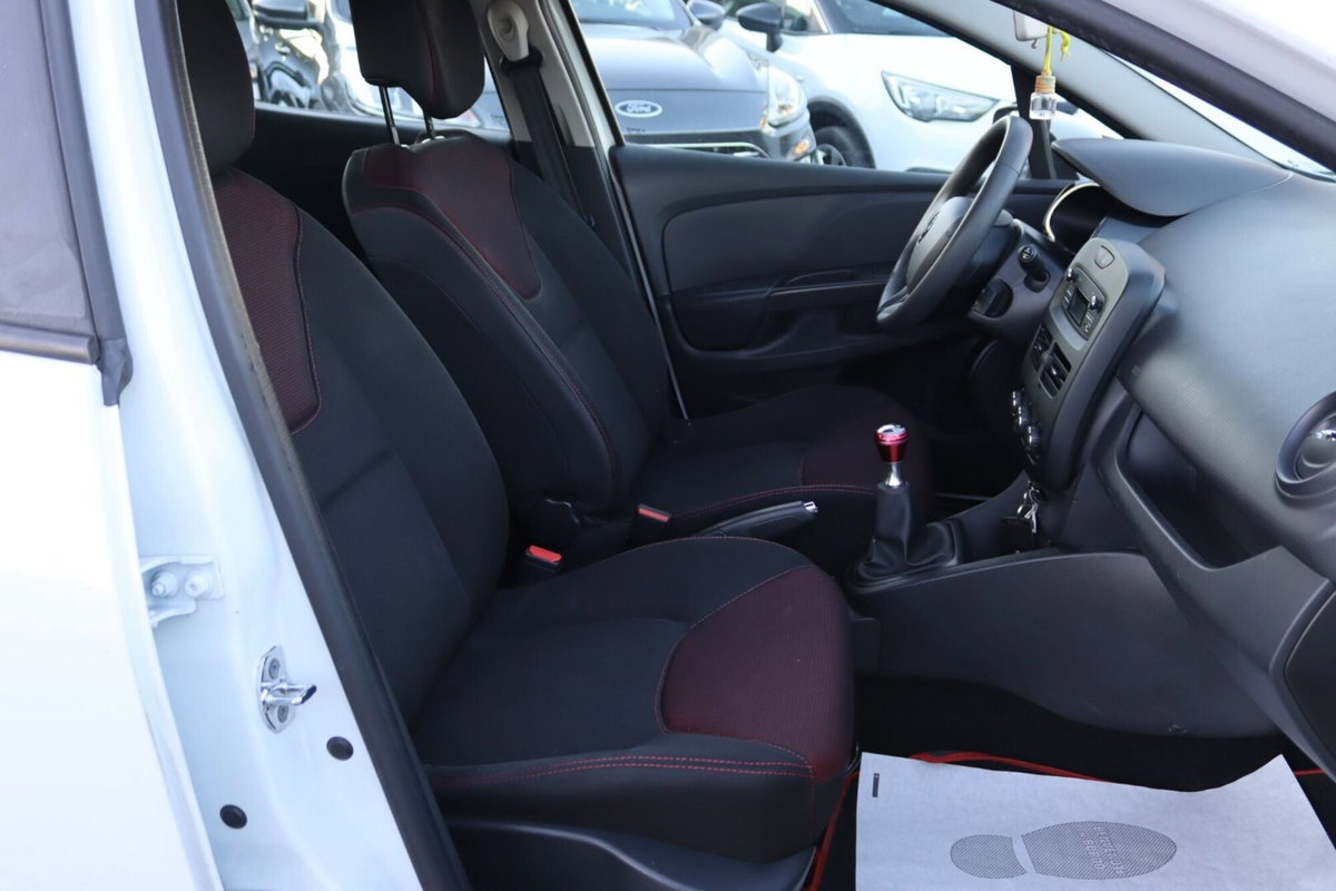 Renault Clio 1.5 dCi 8V 75CV 5 porte Costume National (16)
