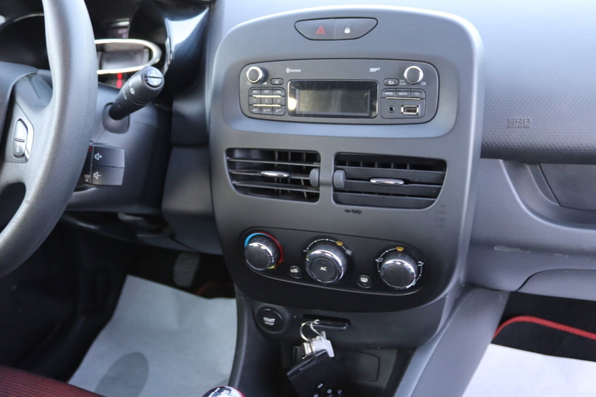 Renault Clio 1.5 dCi 8V 75CV 5 porte Costume National (18)