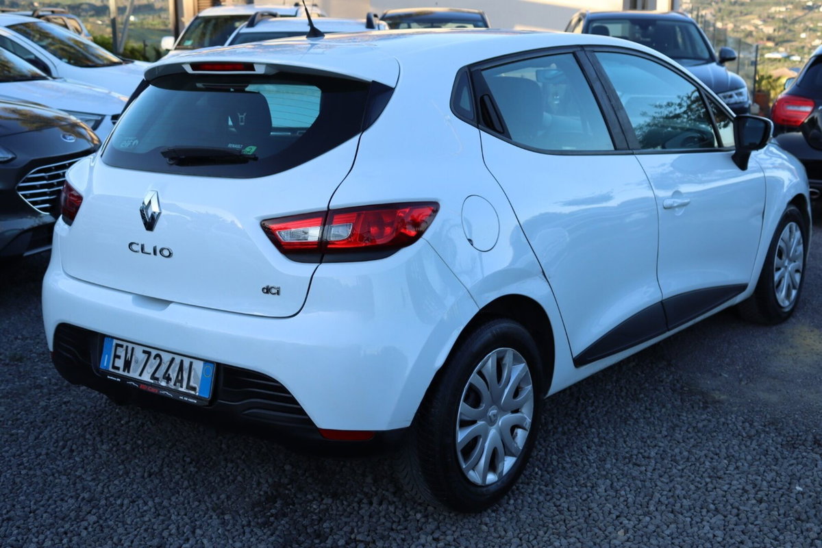 Renault Clio 1.5 dCi 8V 75CV 5 porte Costume National (4)