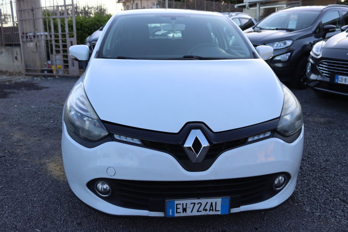Renault Clio 1.5 dCi 8V 75CV 5 porte Costume National (6)