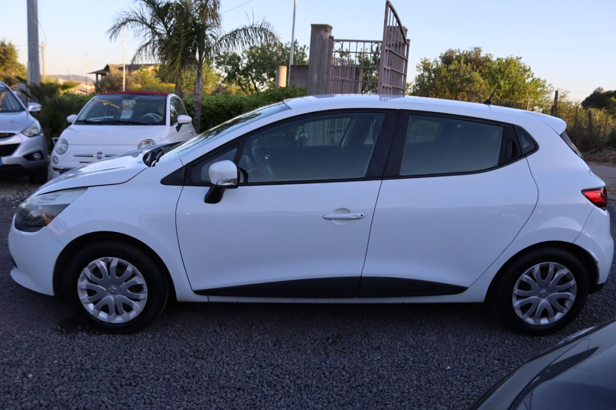 Renault Clio 1.5 dCi 8V 75CV 5 porte Costume National (8)