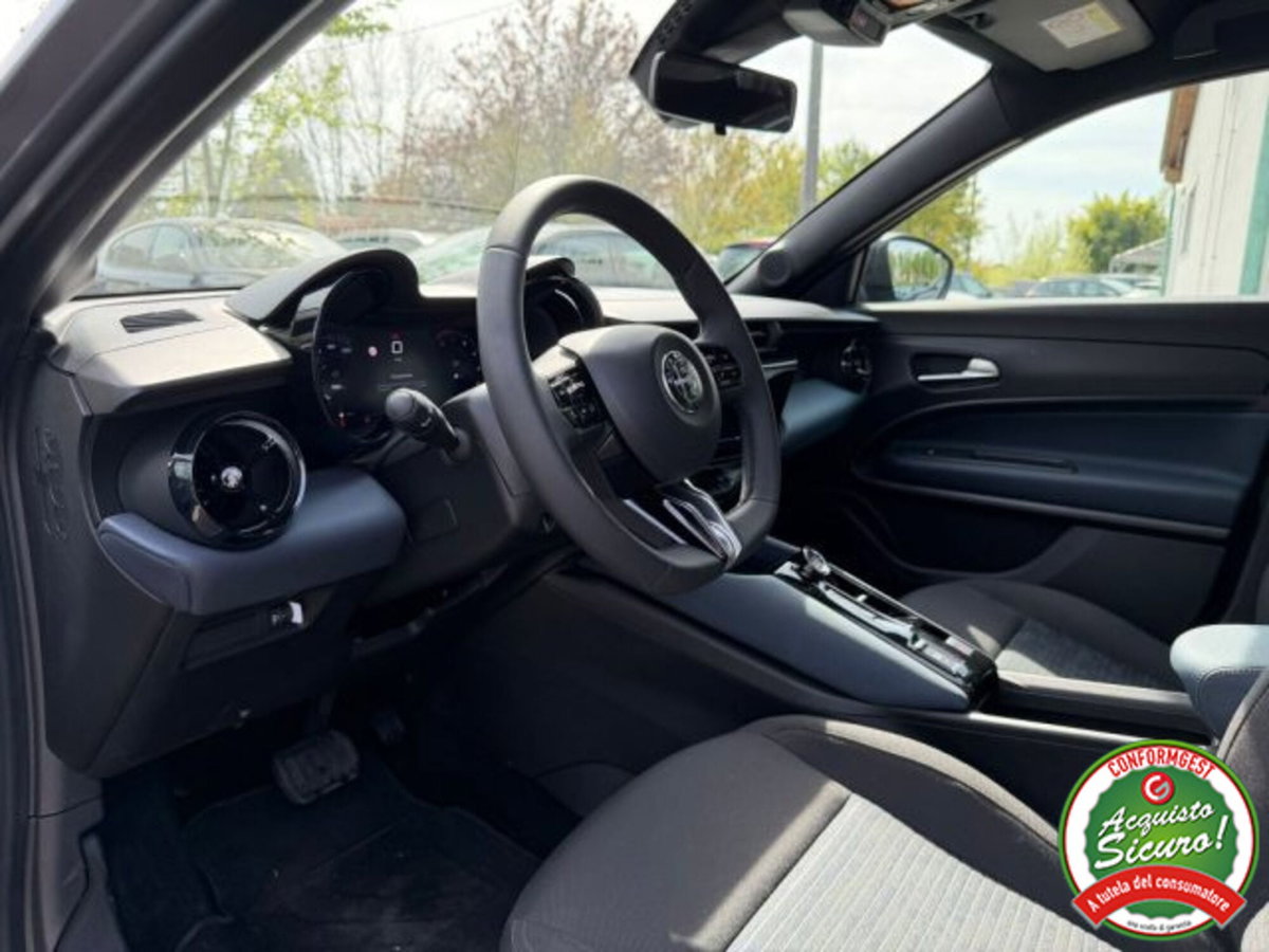 Alfa Romeo Junior 1.2 ibrida 145cv edct6 (10)