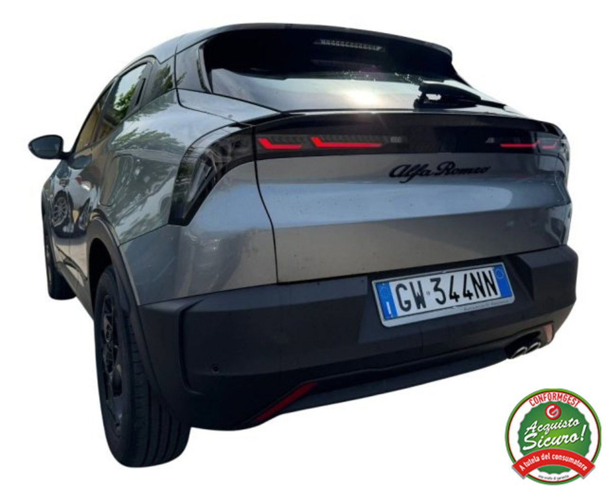 Alfa Romeo Junior 1.2 ibrida 145cv edct6 (2)