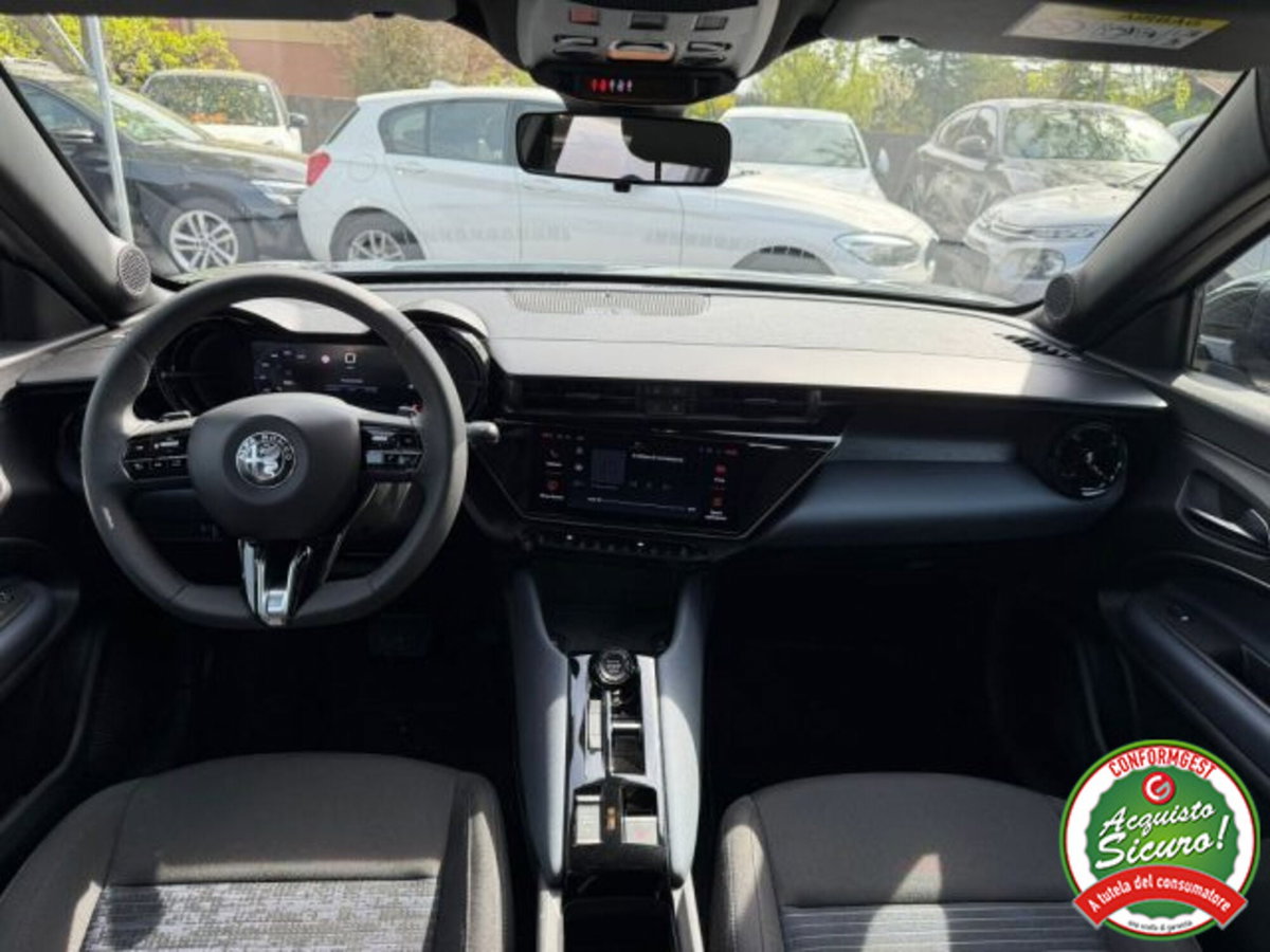 Alfa Romeo Junior 1.2 ibrida 145cv edct6 (6)
