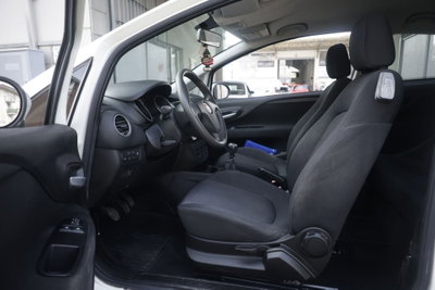 Fiat Punto 1.4 8V 3 porte Natural Power Easy (17)