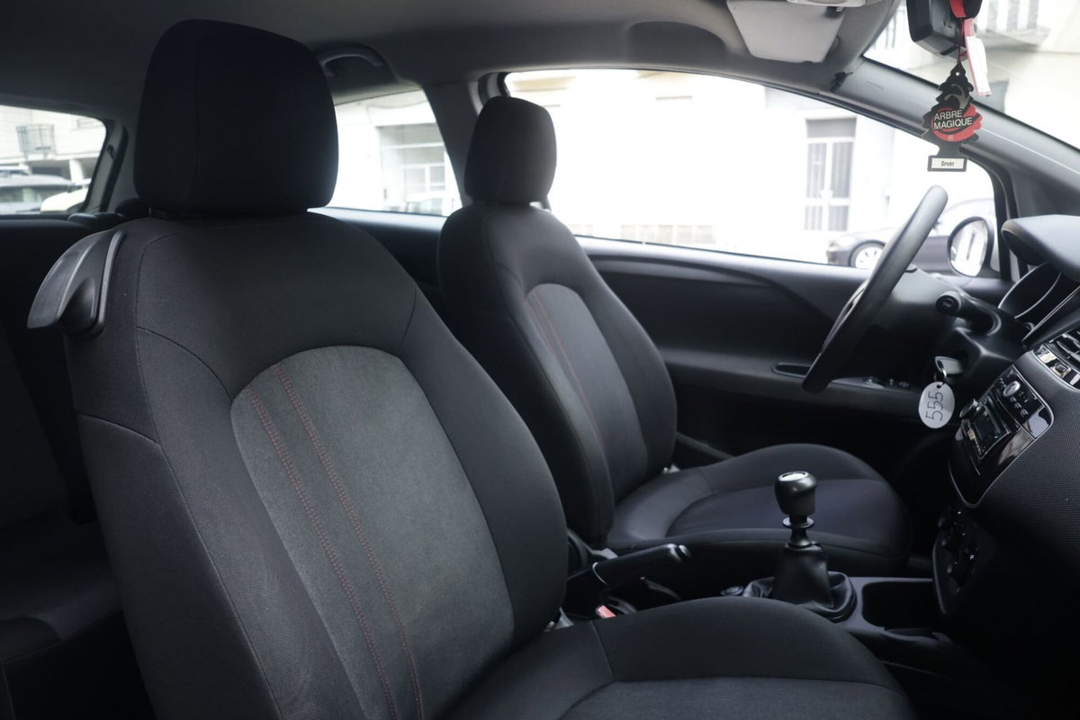Fiat Punto 1.4 8V 3 porte Natural Power Easy (6)