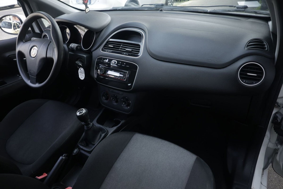 Fiat Punto 1.4 8V 3 porte Natural Power Easy (8)