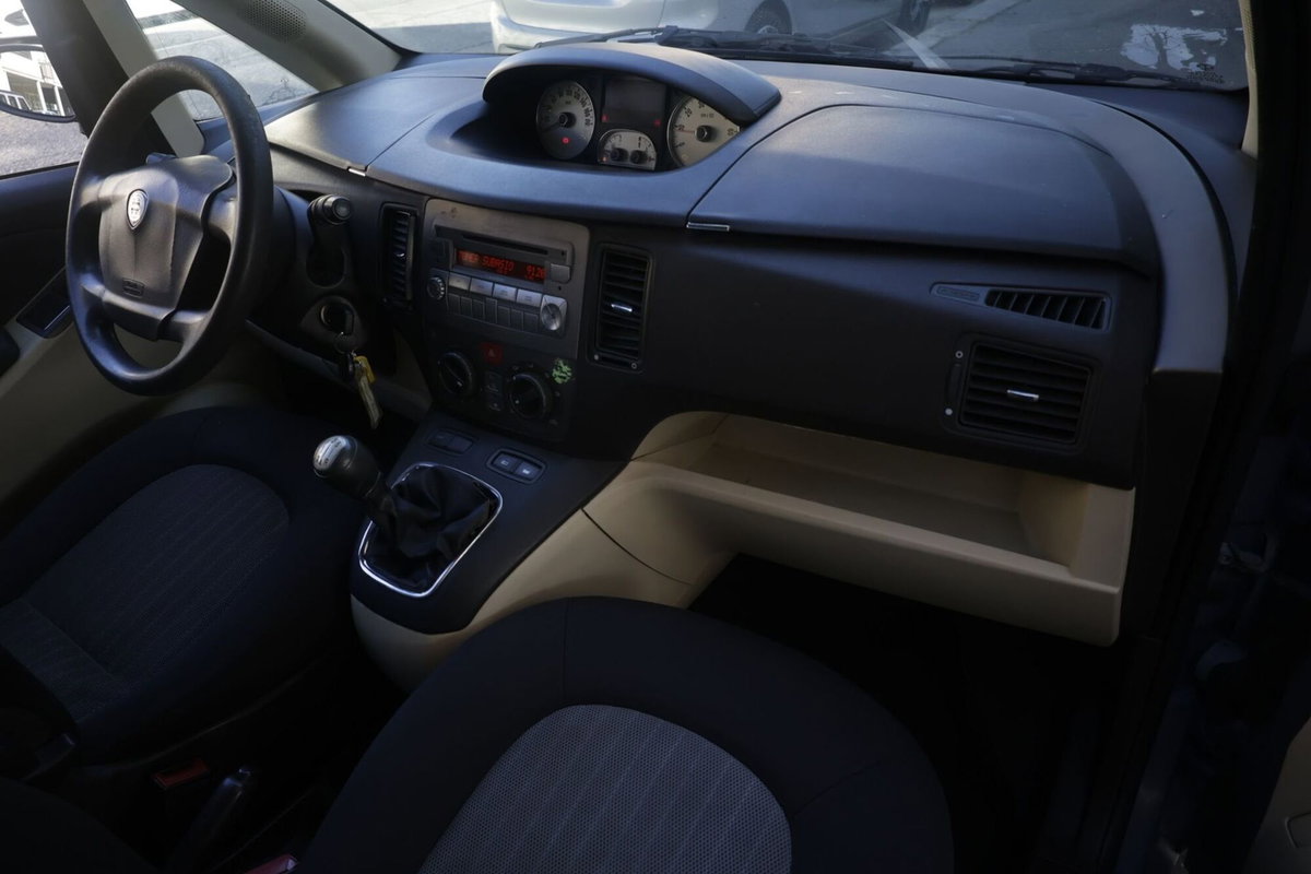 Lancia Musa Multijet 16V Platino (8)