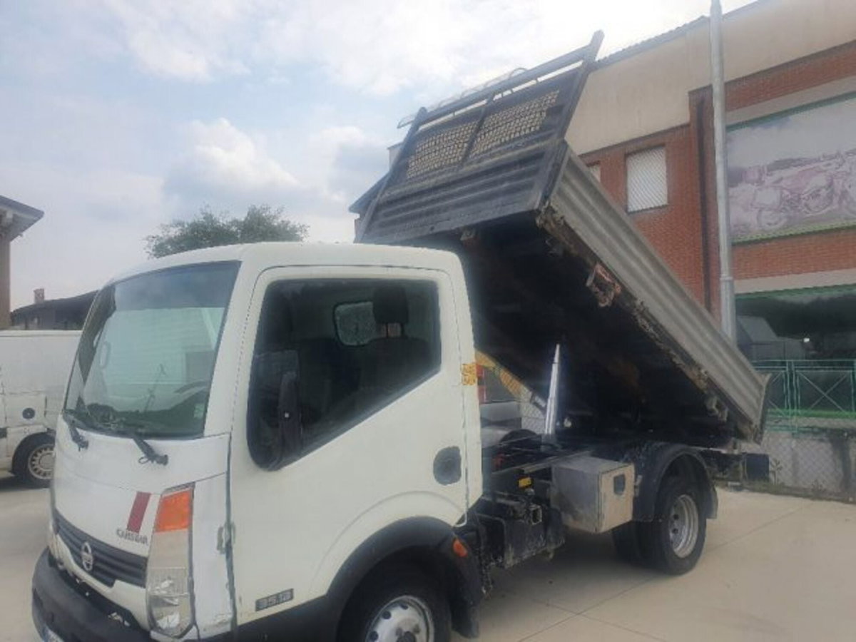 Nissan Cabstar 35.13 2.5 TDI 130CV PL-DC-RG Cabinato Comfort