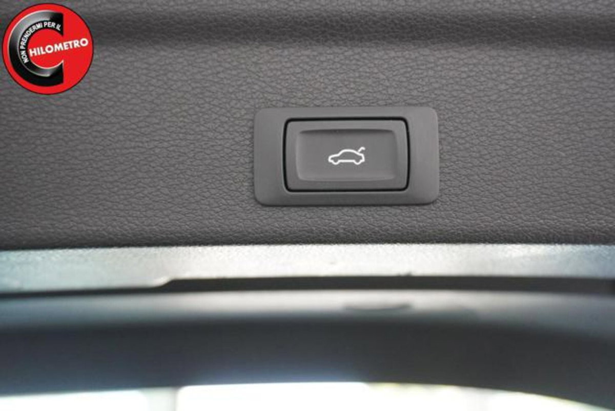 Audi Q3 Sportback 35 TDI quattro S tronic S line edition (9)