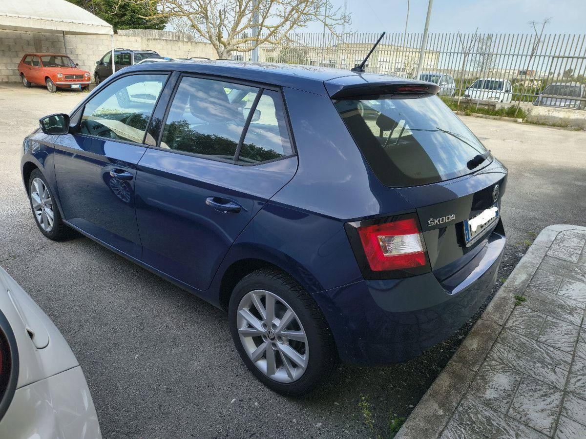 Skoda Fabia 1.0 MPI 75 CV Design Edition (4)