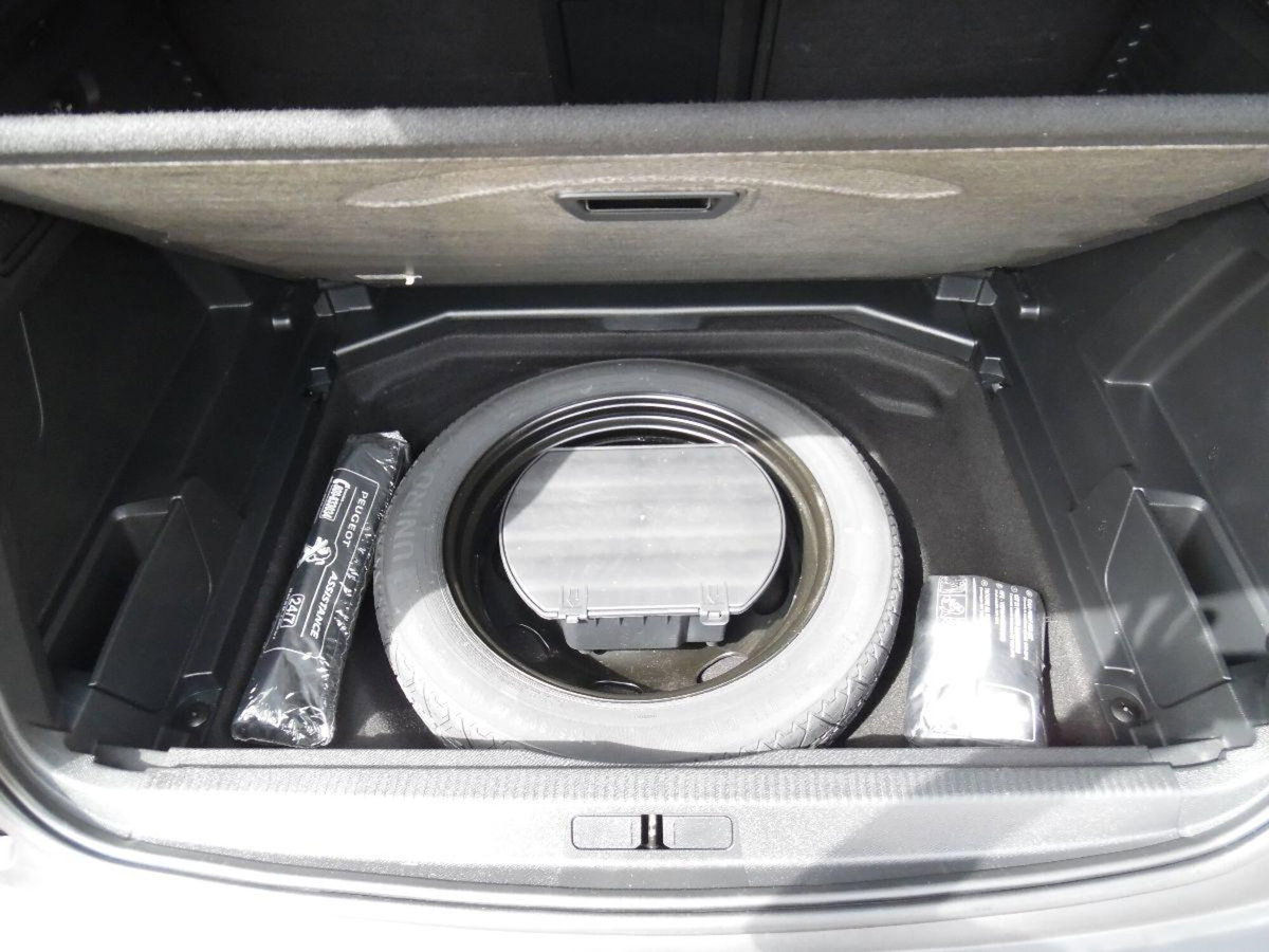 Peugeot 3008 BlueHDi 130 S&S EAT8 Active Pack (17)