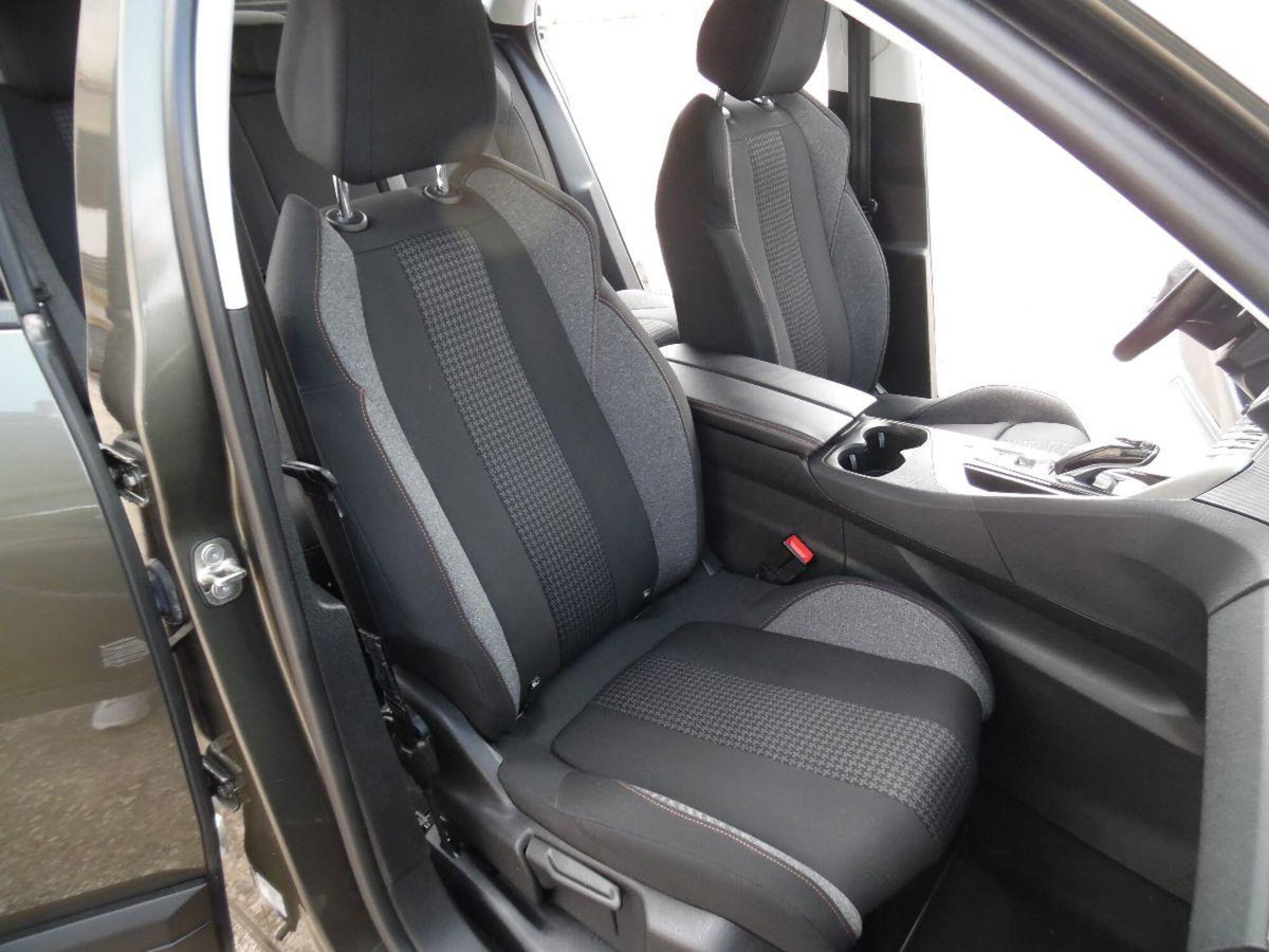 Peugeot 3008 BlueHDi 130 S&S EAT8 Active Pack (19)