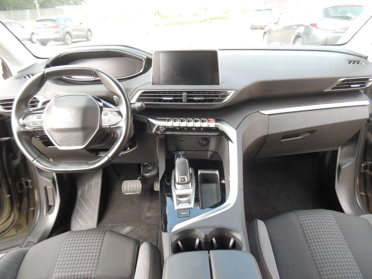 Peugeot 3008 BlueHDi 130 S&S EAT8 Active Pack (20)