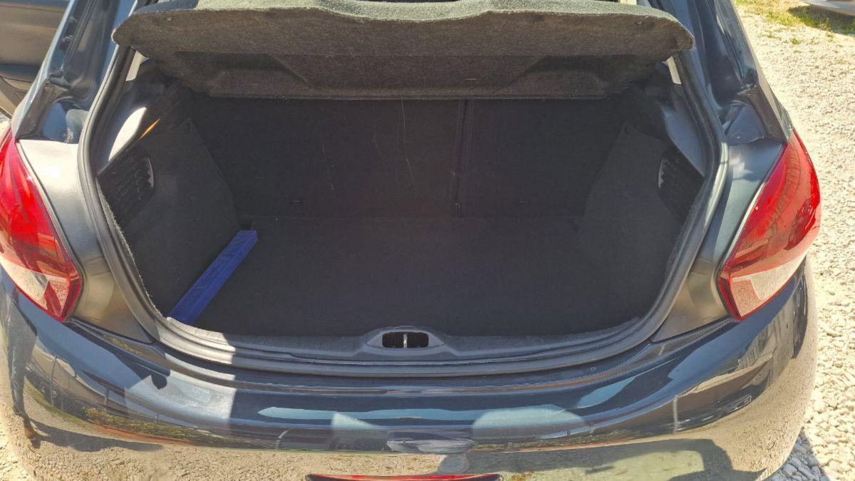 Peugeot 208 e-HDi 92 CV Stop&Start 5 porte Allure (13)