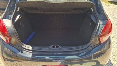 Peugeot 208 e-HDi 92 CV Stop&Start ETG6 5 porte Allure (13)
