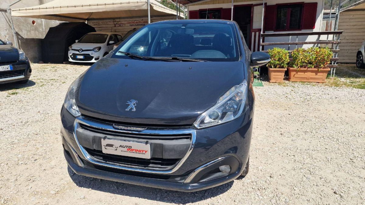 Peugeot 208 e-HDi 92 CV Stop&Start 5 porte Allure (2)