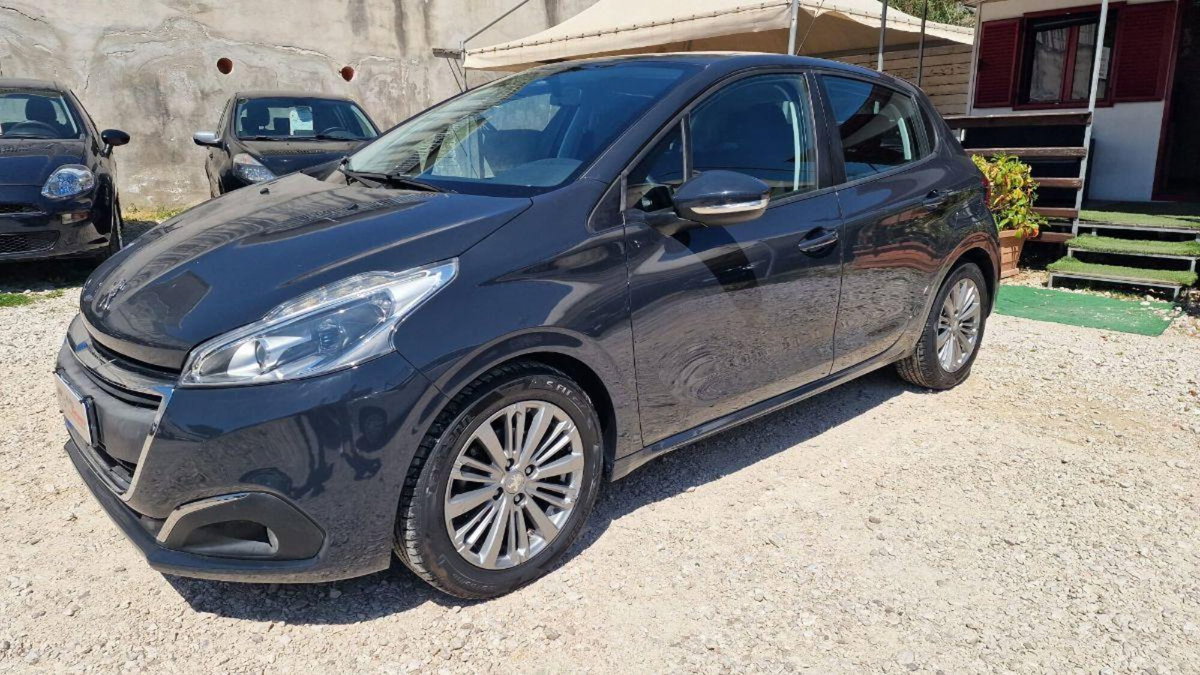 Peugeot 208 e-HDi 92 CV Stop&Start 5 porte Allure (3)