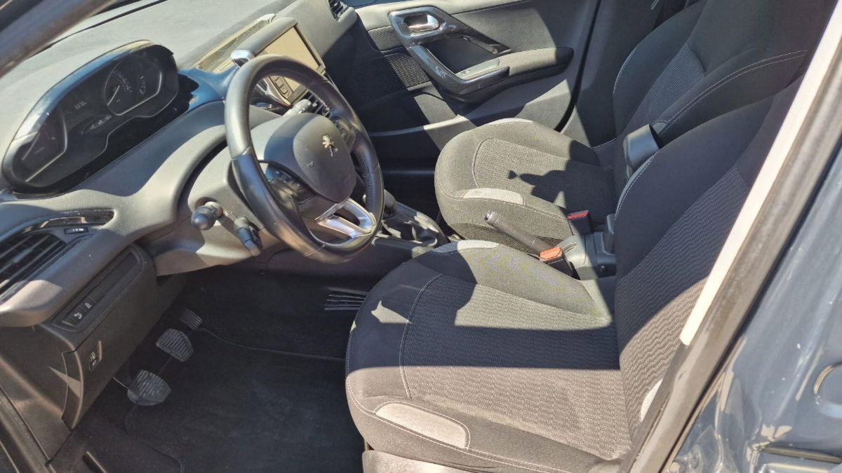 Peugeot 208 e-HDi 92 CV Stop&Start 5 porte Allure (9)