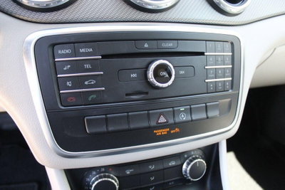 Mercedes-Benz GLA SUV 180 d Premium (17)