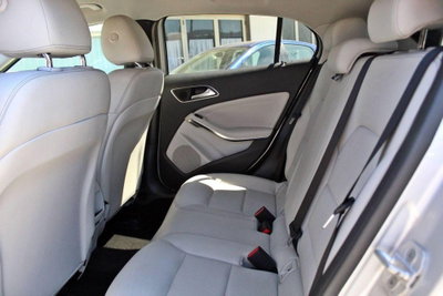 Mercedes-Benz GLA SUV 180 d Premium (19)