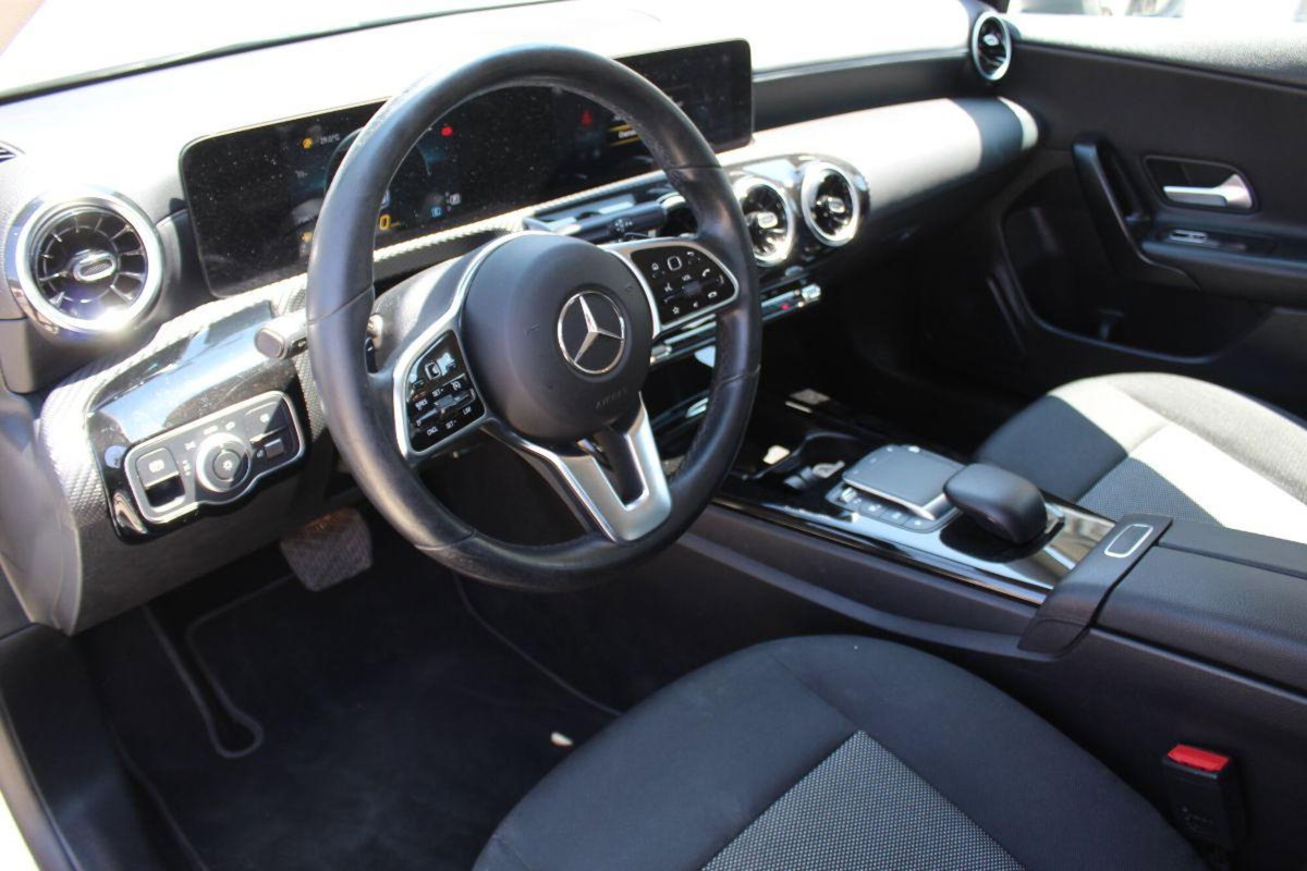 Mercedes-Benz CLA Shooting Brake 180 d Automatic Shooting Brake Premium (10)