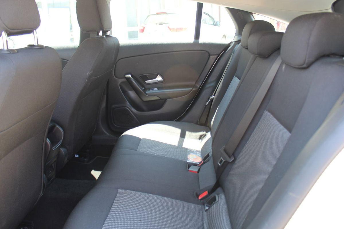Mercedes-Benz CLA Shooting Brake 180 d Automatic Shooting Brake Premium (17)