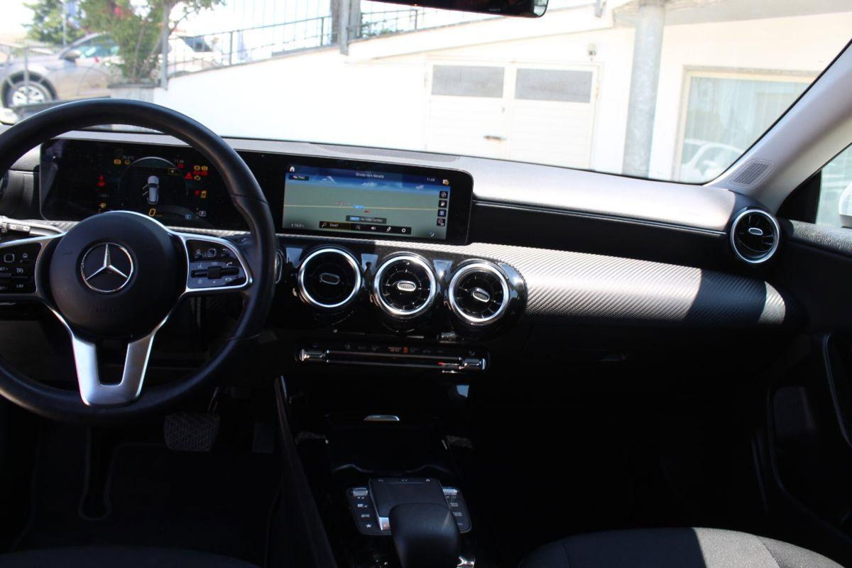 Mercedes-Benz CLA Shooting Brake 180 d Automatic Shooting Brake Premium (18)