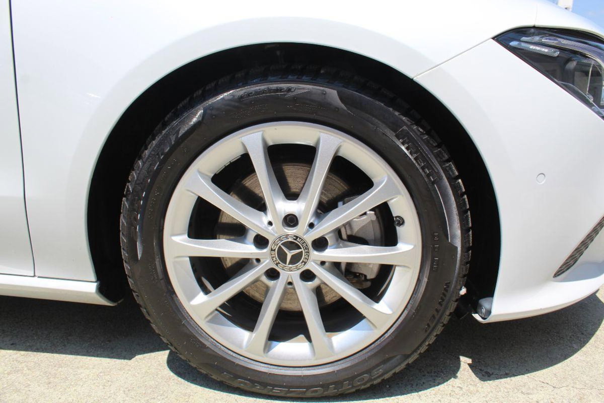 Mercedes-Benz CLA Shooting Brake 180 d Automatic Shooting Brake Premium (4)