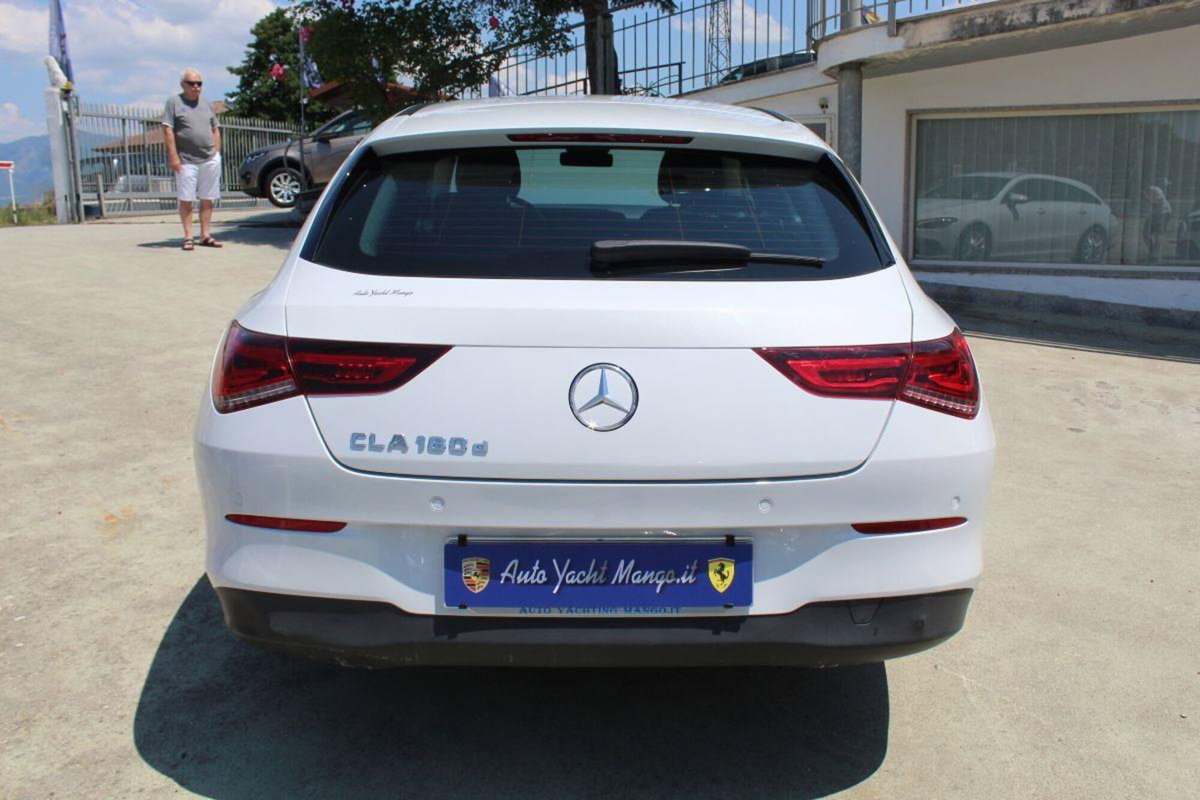 Mercedes-Benz CLA Shooting Brake 180 d Automatic Shooting Brake Premium (6)