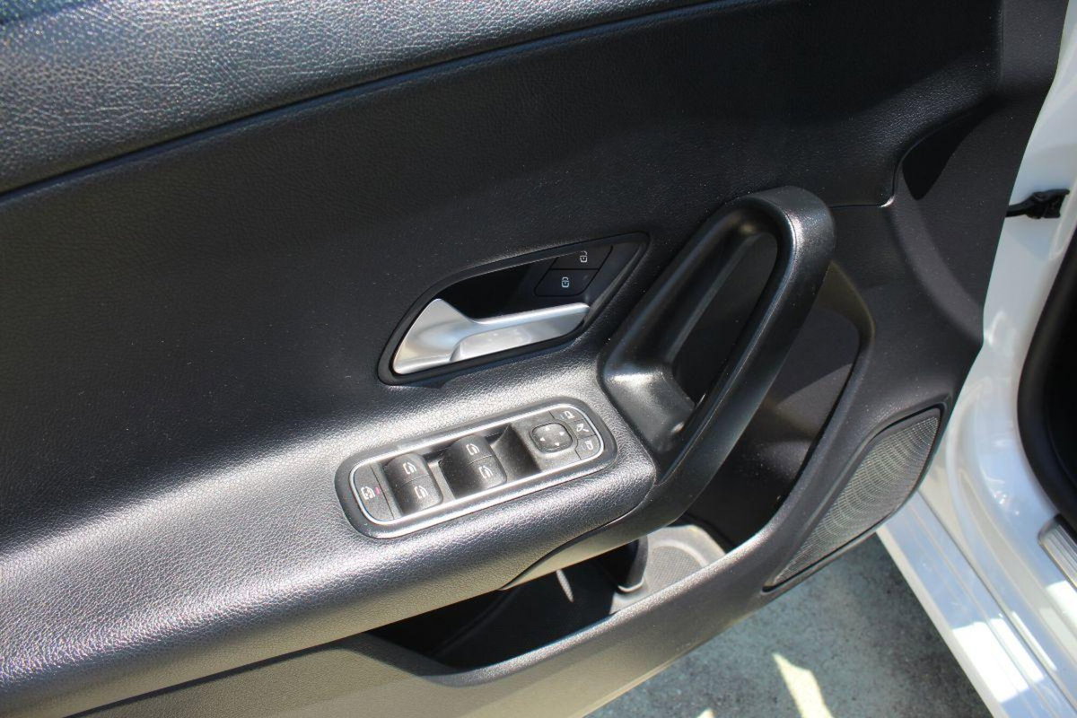 Mercedes-Benz CLA Shooting Brake 180 d Automatic Shooting Brake Premium (8)