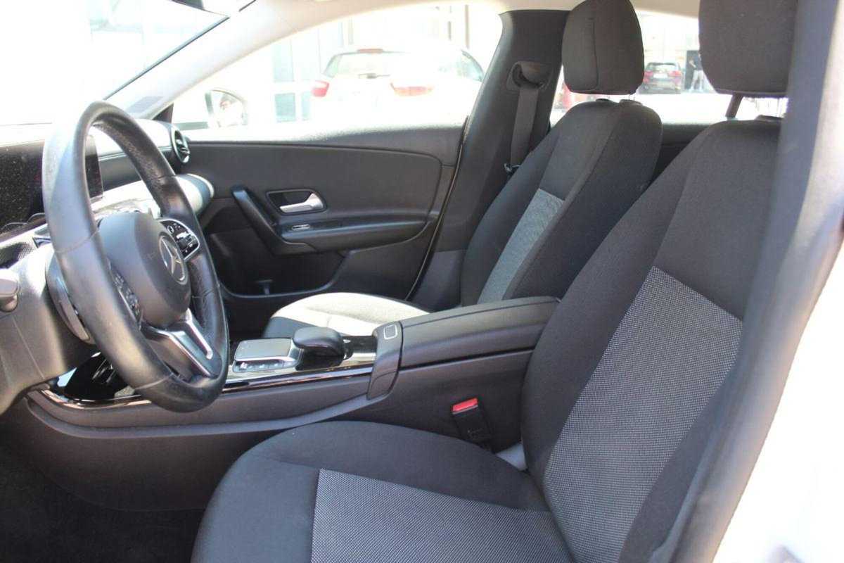 Mercedes-Benz CLA Shooting Brake 180 d Automatic Shooting Brake Premium (9)