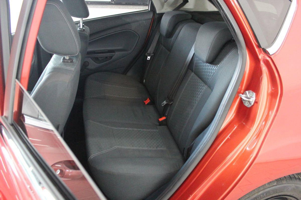 Ford Fiesta 1.4 96CV aut. 5 porte Titanium (13)