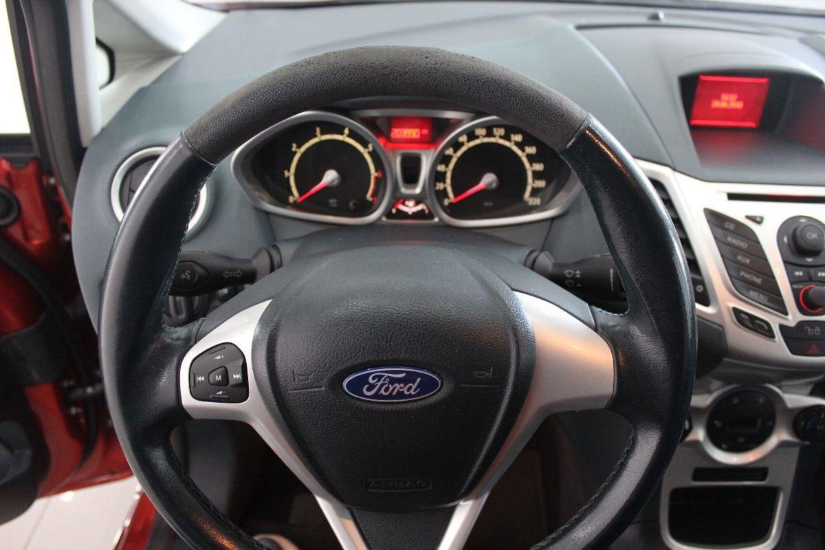 Ford Fiesta 1.4 96CV aut. 5 porte Titanium (8)