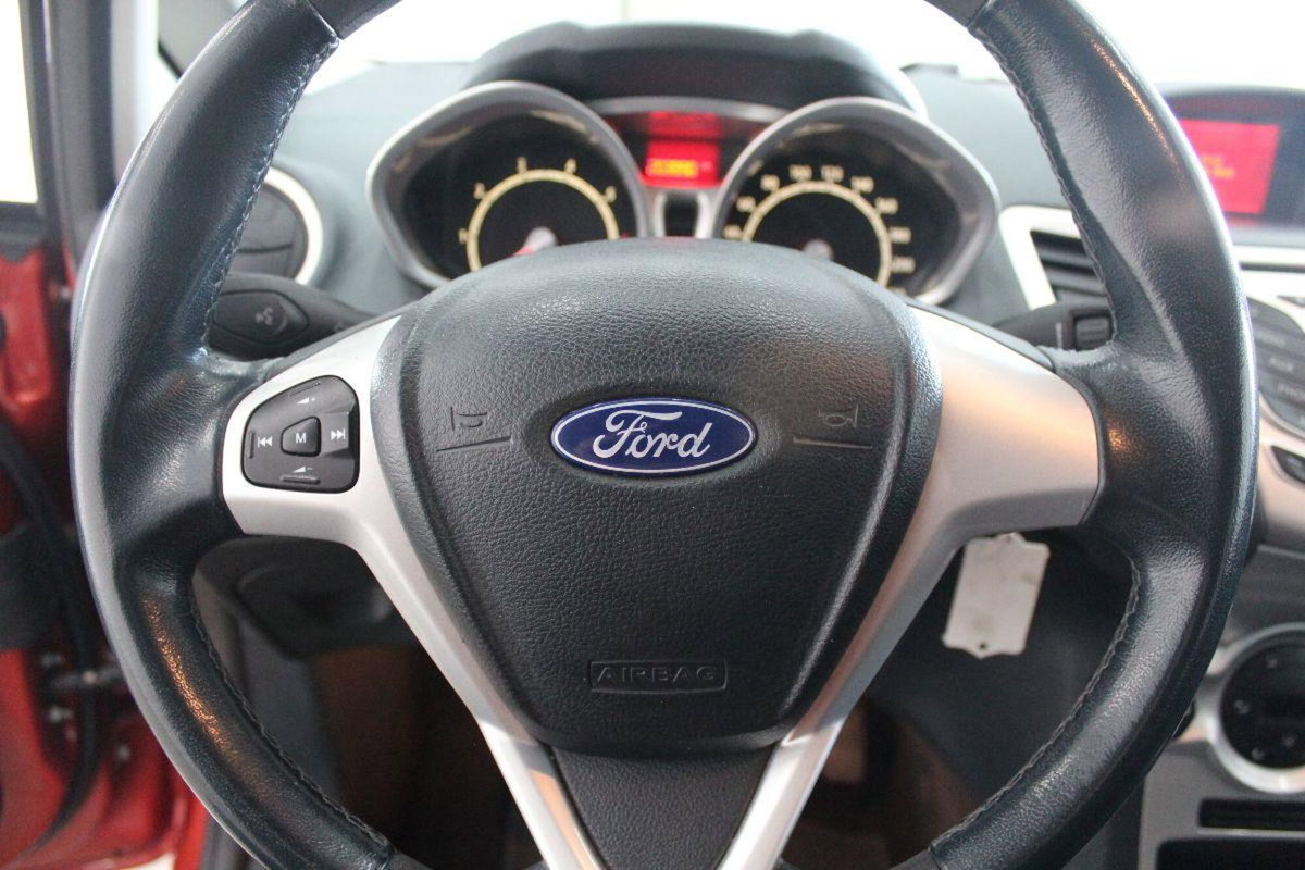 Ford Fiesta 1.4 96CV aut. 5 porte Titanium (9)